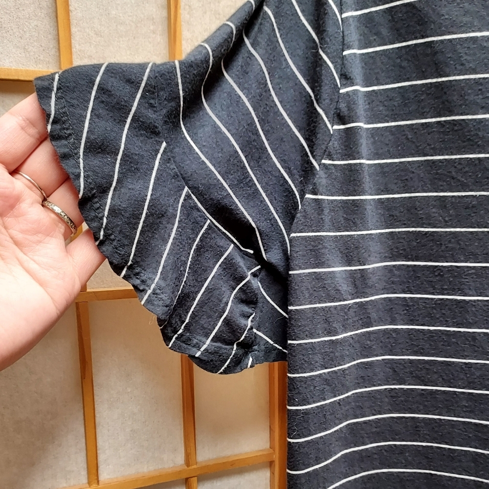 🖤 Lush Boxy Striped Shirt Flouncy Sleeves Asymmetrical Hem Womens M Juniors L - Picture 3 of 4